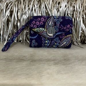 VERA BRADLEY Baltic Leaves Your Turn Lock Smart Phone Wristlet Purple Lippies